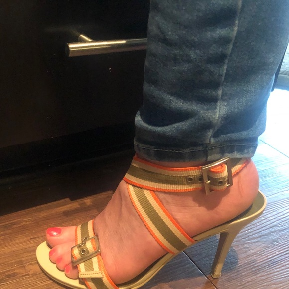 Rouge Helium sage Sandles - Picture 2 of 2